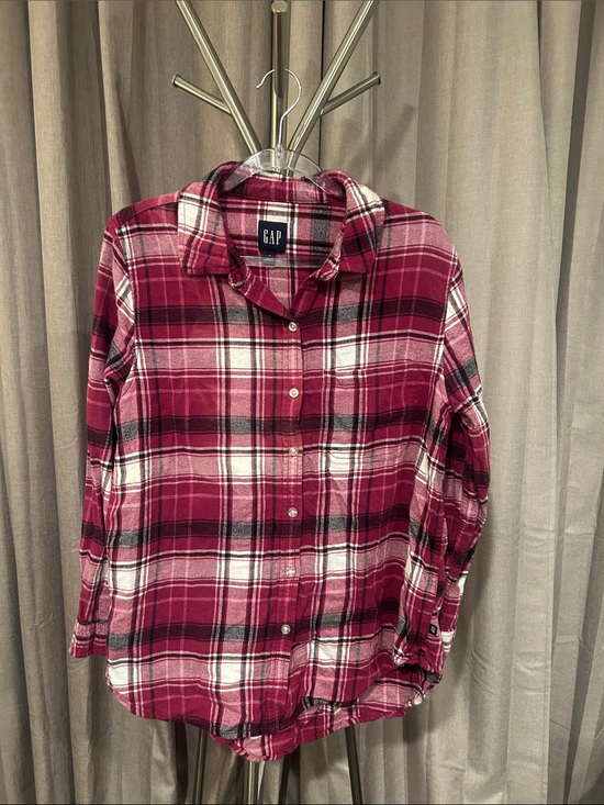 GAP Tops - GAP women’s Burgundy and White Plaid Button-Down Shirt